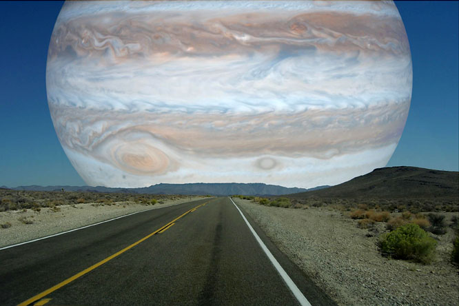 Jupiter a Hold helyén.